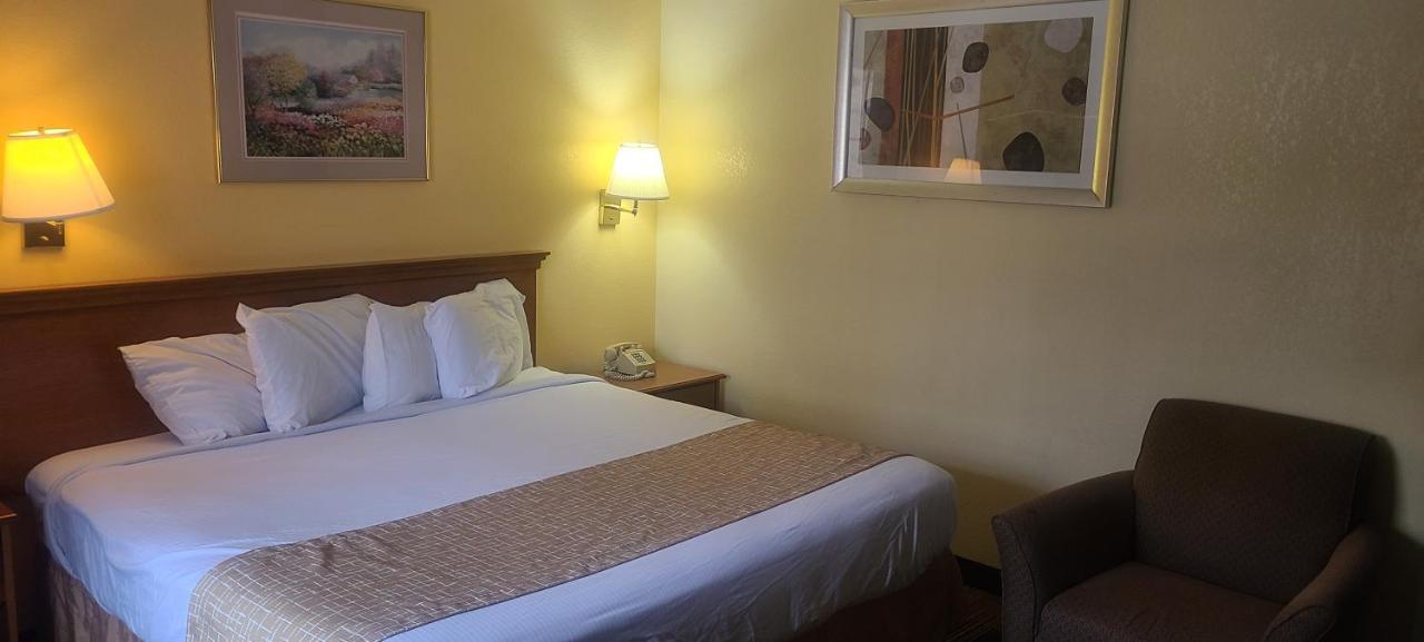 Travelodge By Wyndham Airport Platte City Exterior foto